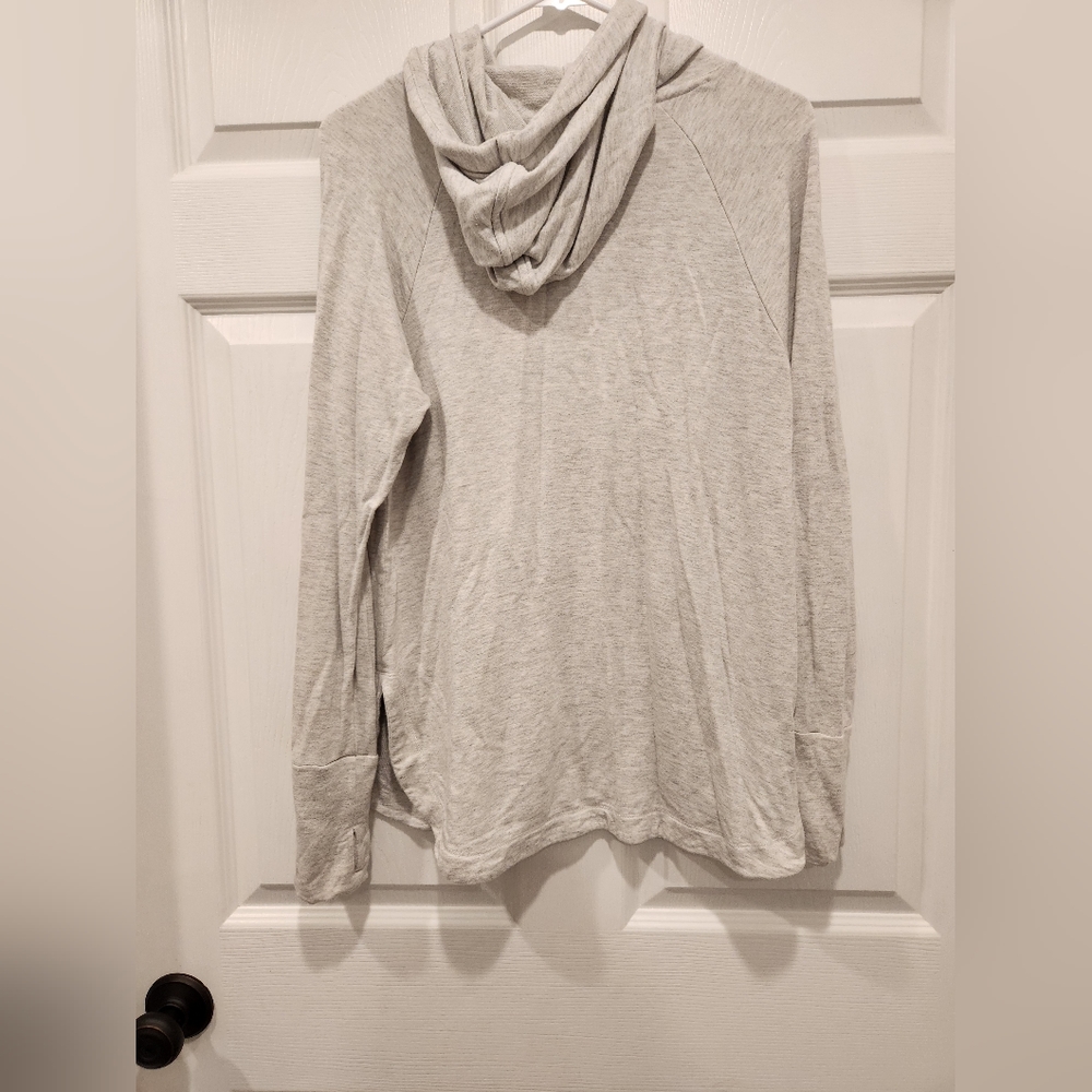 White pullover - Picture 3 of 3